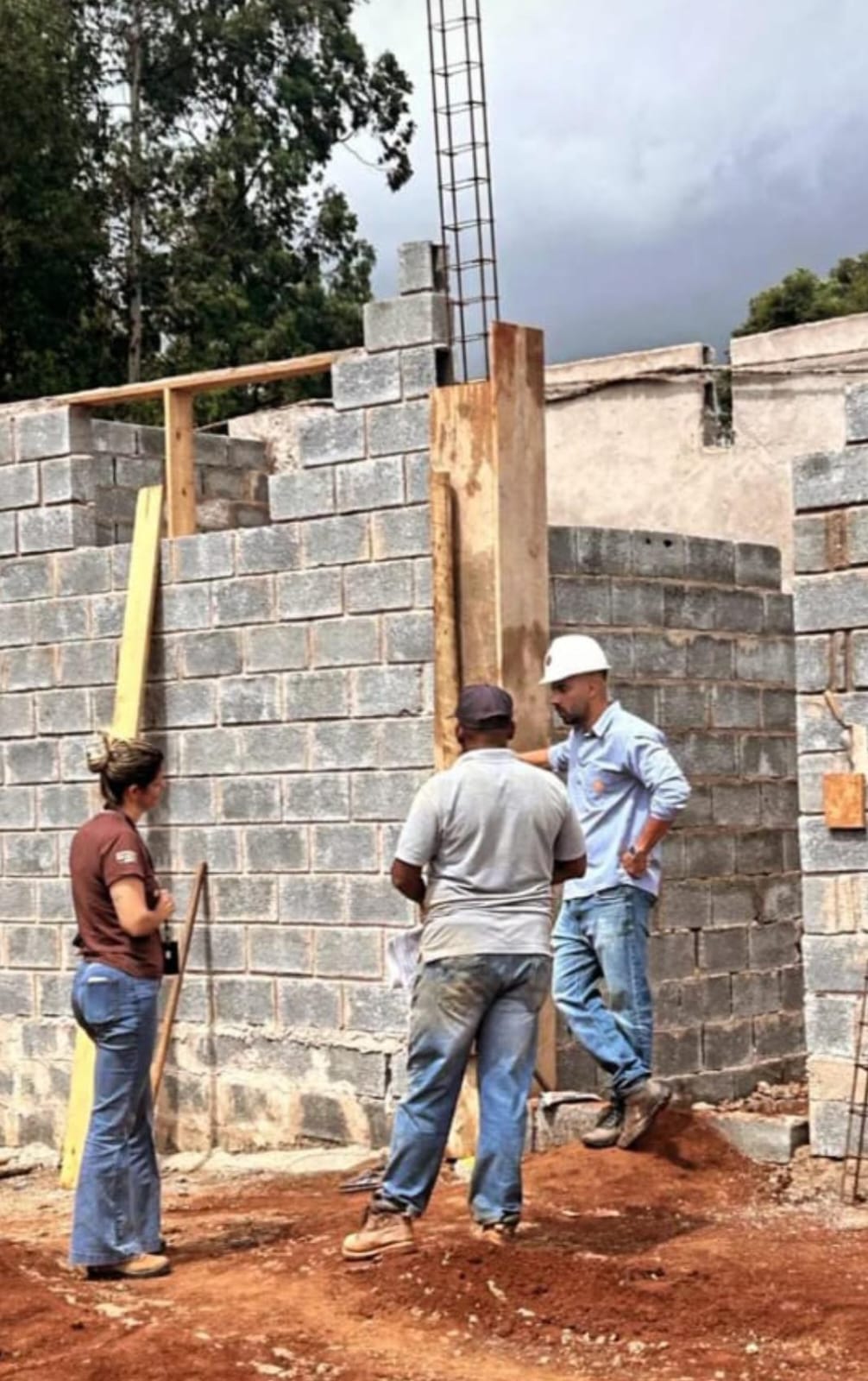 Equipe técnica qualificada em obra